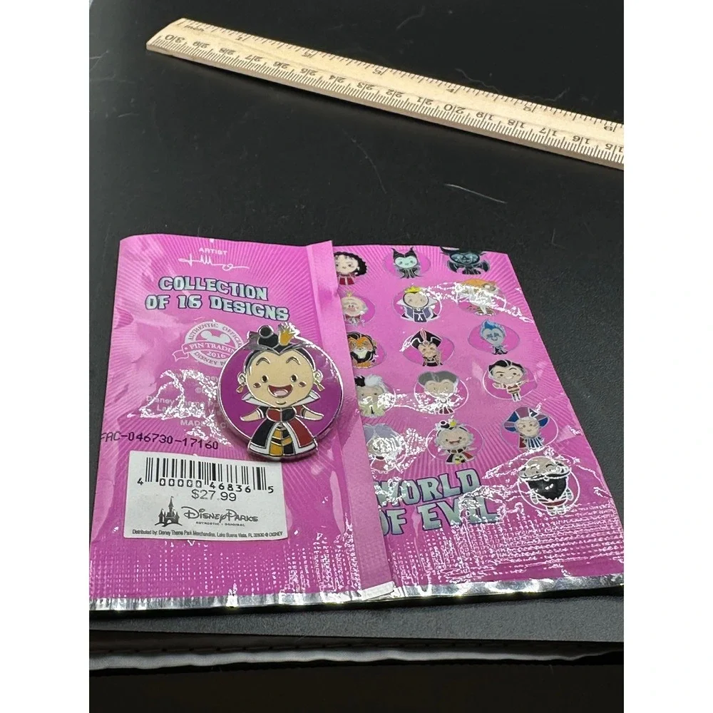 World of Evil Mystery Villains Disney Pin Queen of Hearts Alice AUTHENTIC